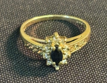 14K Gold Black Sapphire Cluster Ring (Size 7.5) (App. 1")
