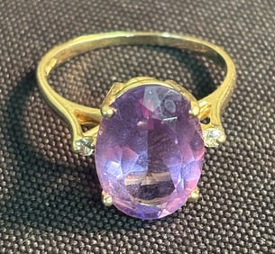 14K Yellow Gold Elegant Amethyst Ring (Size 8.5) 14K Yellow Gold Band (Size 8.75) (App. 1")