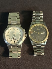 Pair Of Seiko Wrist Watches Including Sapphire Kinetic Titanium Watch 3.5"
