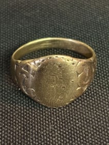 10K Gold Engraved Ring (Size 8) (App. 1")