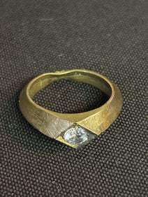 Unmarked Gold Colored Ring With Precious Stone (Size 7) (App. 1")