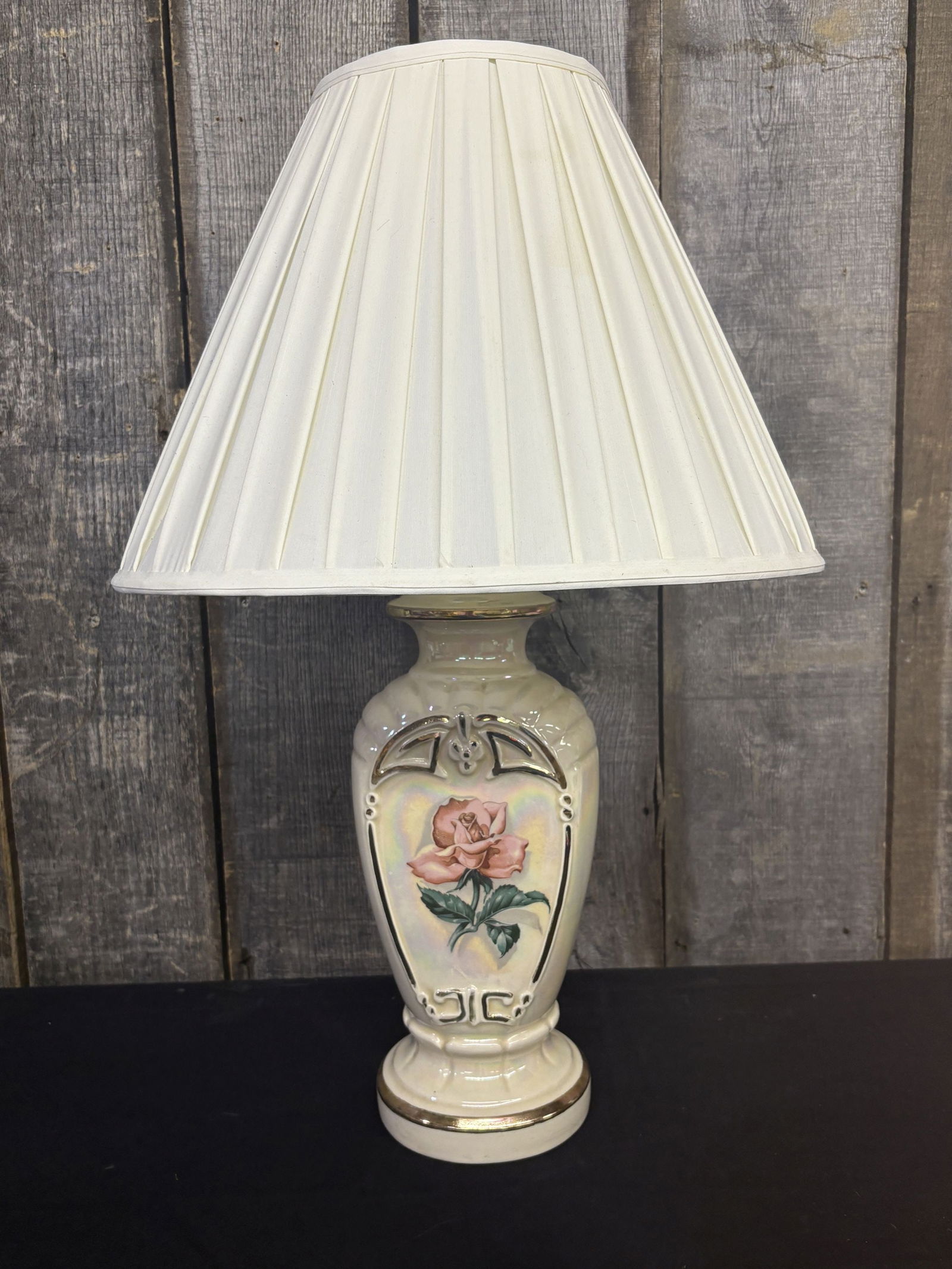 Vintage Ceramic Table Lamp with Rose Detail 16"X25": Vintage Ceramic Table Lamp with Rose Detail 16"X25"