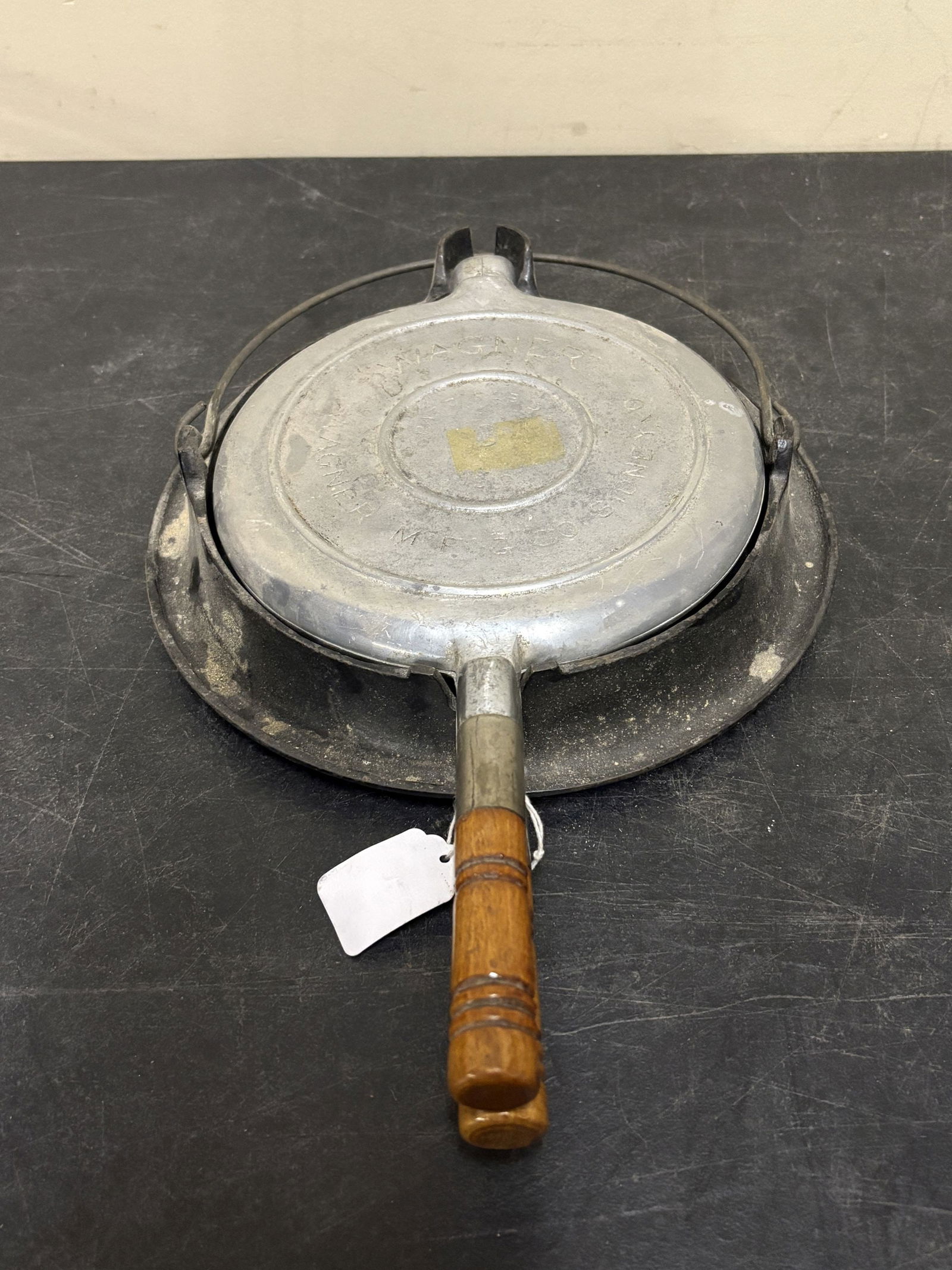 Antique Wagner Ware Sidney -O- Cast Aluminum Waffle Iron with a Low Cast Iron Base and Wooden: Antique Wagner Ware Sidney -O- Cast Aluminum Waffle Iron with a Low Cast Iron Base and Wooden Handles - 9"x13"