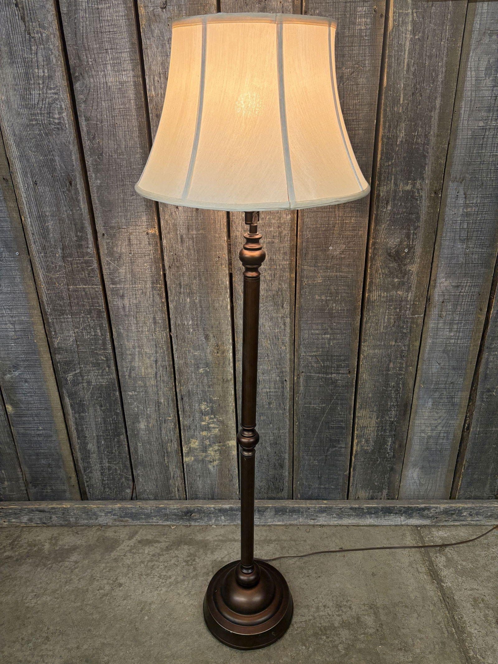 Modern Adjustable Floor Lamp - 21"x62": Modern Adjustable Floor Lamp - 21"x62"