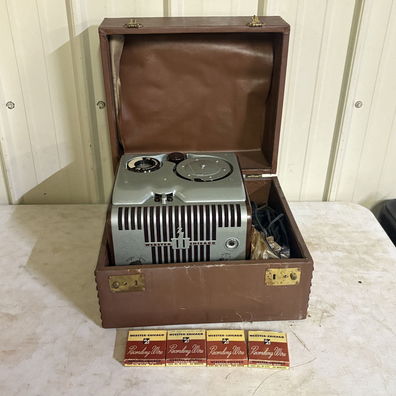 Vintage Webster-Chicago Wire Recorder Model 80-1 14"X16"X9": Vintage Webster-Chicago Wire Recorder Model 80-1 14"X16"X9"