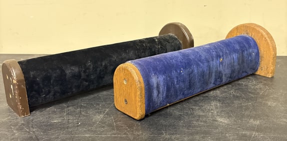 Vintage Velvet Spur Displays 5"X16"