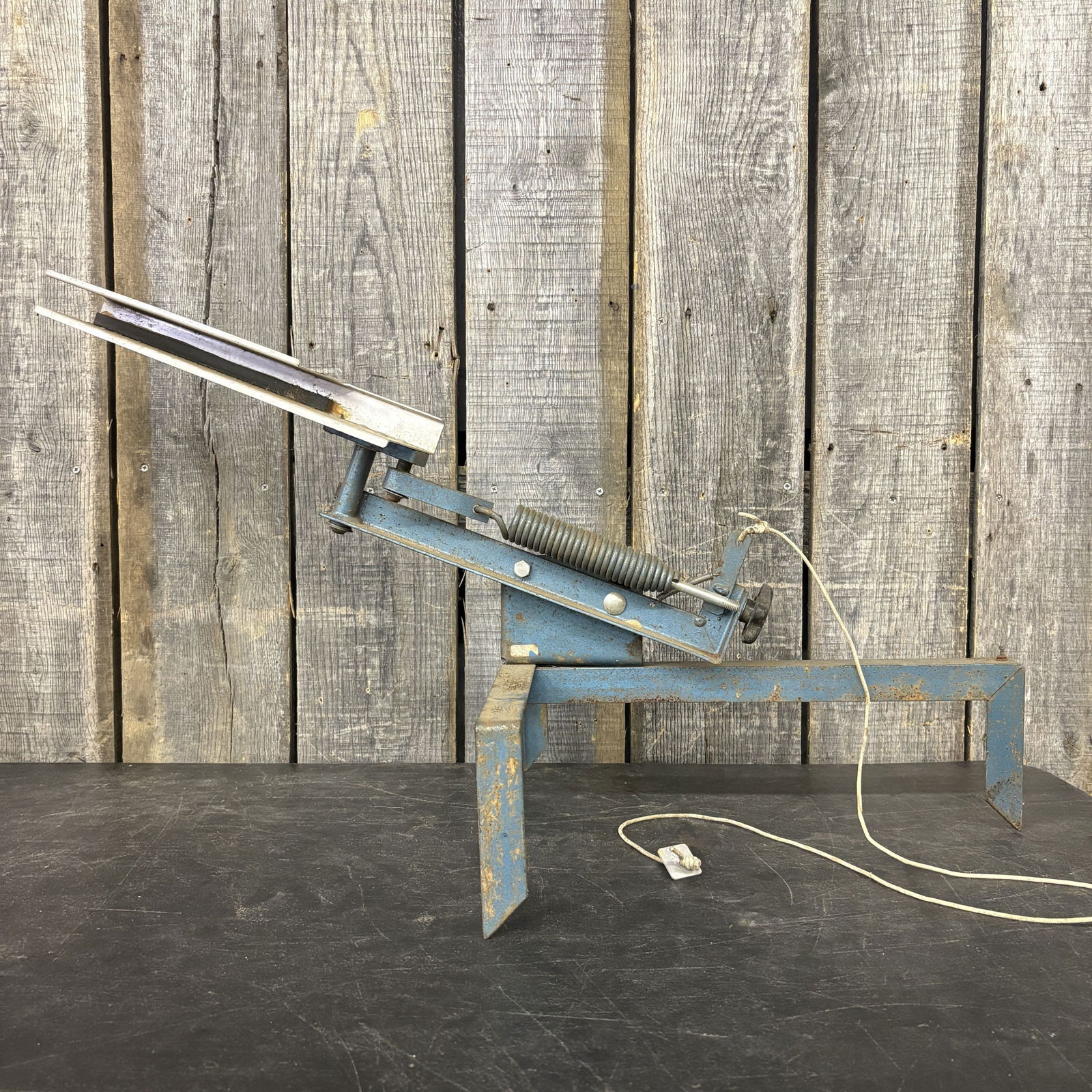 Clay Target Thrower, Hoppe's 9 Clay King Model 19"X38"X21": Clay Target Thrower, Hoppe's 9 Clay King Model 19"X38"X21"