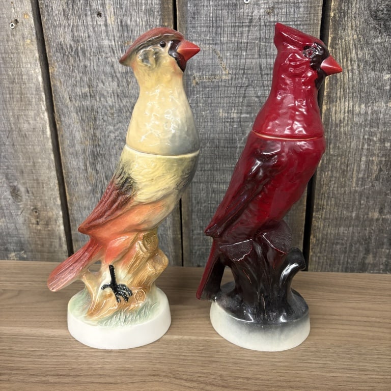 Vintage Jim Beam Male And Female Cardinal Whiskey Decanters Only (Empty) (One With Chip As Pictured): Vintage Jim Beam Male And Female Cardinal Whiskey Decanters Only (Empty) (One With Chip As Pictured) 6"X13"