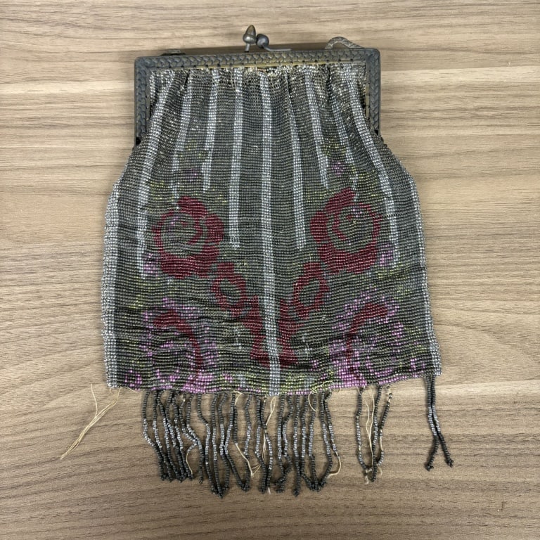 Antique Beaded Purse With Floral Design 6"X9.5": Antique Beaded Purse With Floral Design 6"X9.5"