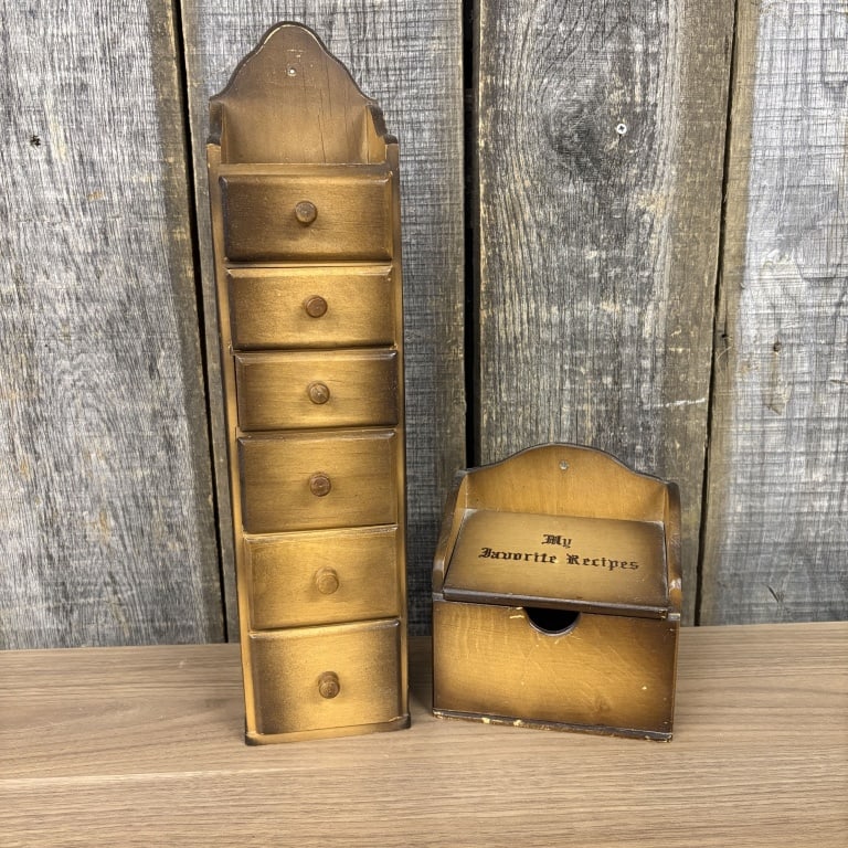 Vintage Wooden Spice Rack And Matching Recipe Box 4"X4"X16": Vintage Wooden Spice Rack And Matching Recipe Box 4"X4"X16"