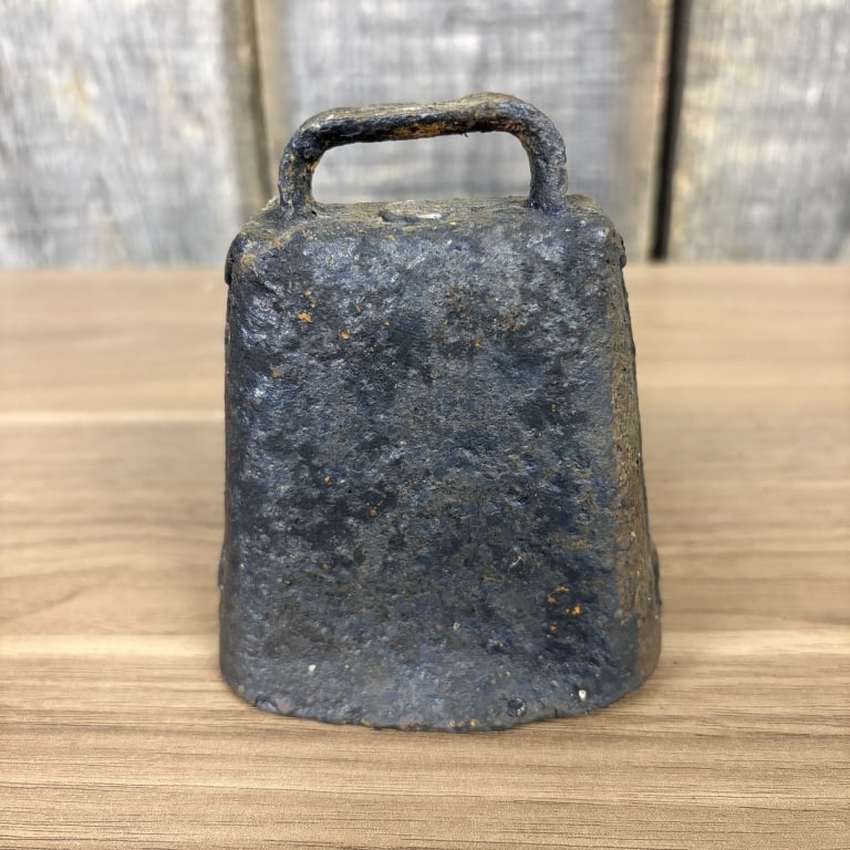 Antique Metal Cow Bell 3"X4" (1 of 3)