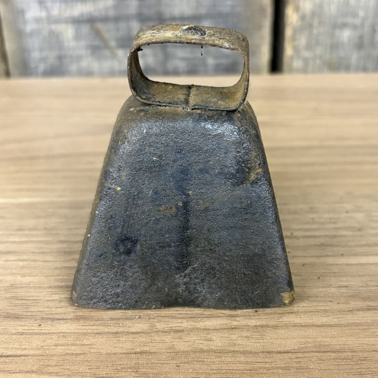 Antique Metal Cow Bell 2.5"X3.5" (1 of 3)