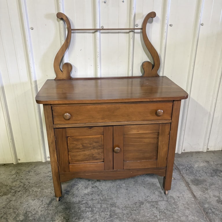 Antique American Oak Washstand With Lyre Form Towel Bar 18"X33"X44": Antique American Oak Washstand With Lyre Form Towel Bar 18"X33"X44"