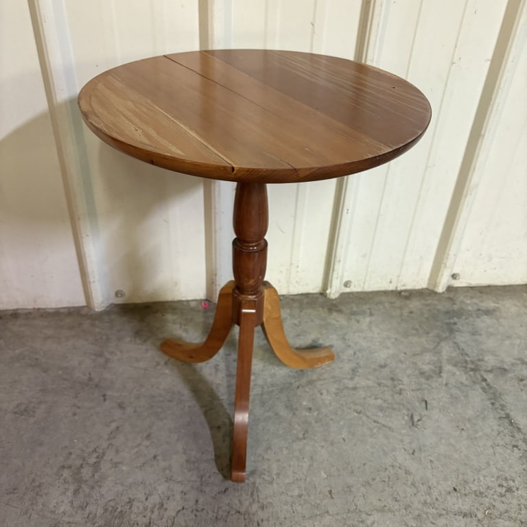 Antique American Colonial or Queen Anne Style Cherry Wood Candle Stand or Side Table - 15"x19.5" (1 of 3)