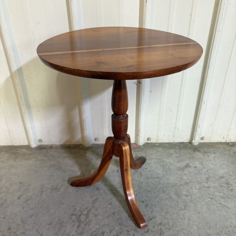 Antique Federal Style Walnut Occasional Table - 15"x19.5" (1 of 4)