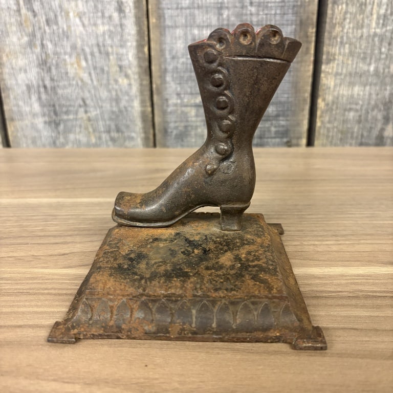 EN Maxwell's Automatic, Louisville KY Victorian Style Cast Iron Womens Boot Match Holder and Striker (1 of 6)
