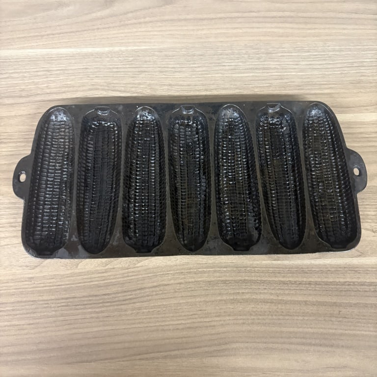 Wagner "Krusty Korn Kobs" Cornbread Mold - 7.5"x15": Wagner "Krusty Korn Kobs" Cornbread Mold - 7.5"x15"