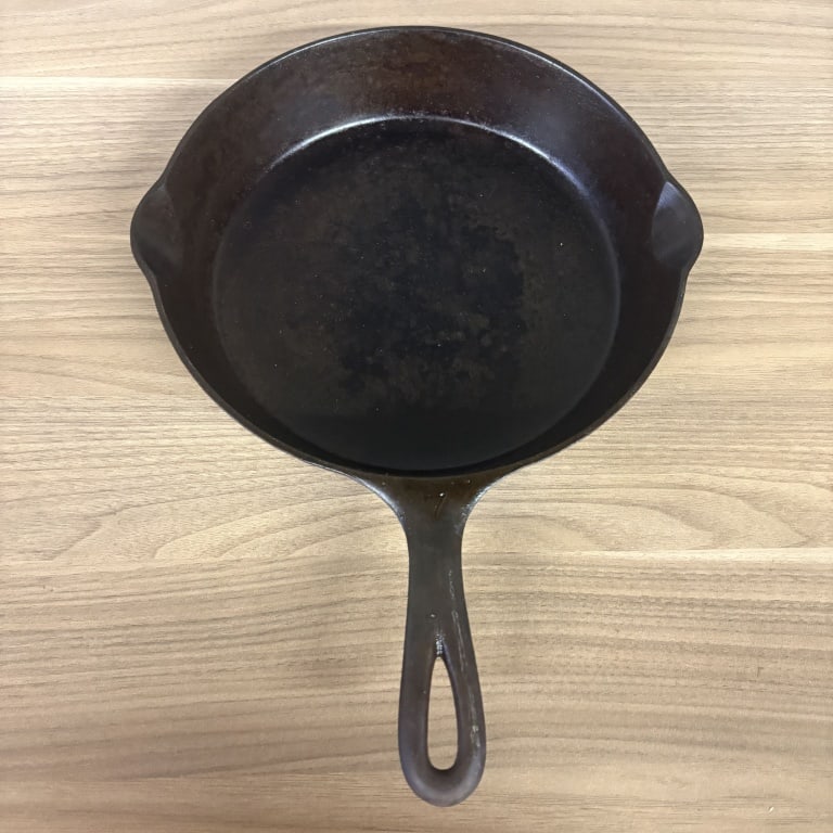 Vintage Cast Iron #7 Skillet - 10"x14.5 (1 of 5)