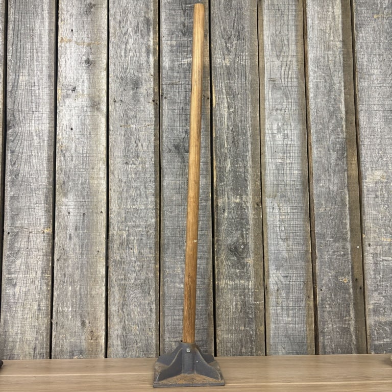 Manual Dirt Tamper - 8"x47" (1 of 6)