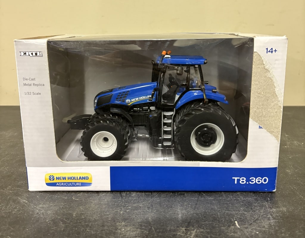 ERTL New Holland T8.360 Tractor Die-Cast Metal Replica in 1/32 Scale - 6"X10" (1 of 4)