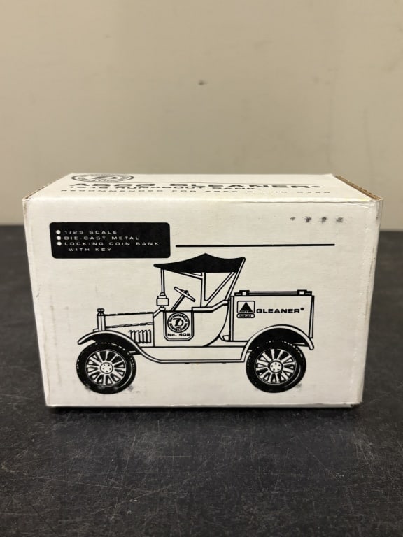 Vintage Ertl AGCO Gleaner 1918 Ford Runabout Die-Cast Metal Coin Bank - 6": Vintage Ertl AGCO Gleaner 1918 Ford Runabout Die-Cast Metal Coin Bank - 6"