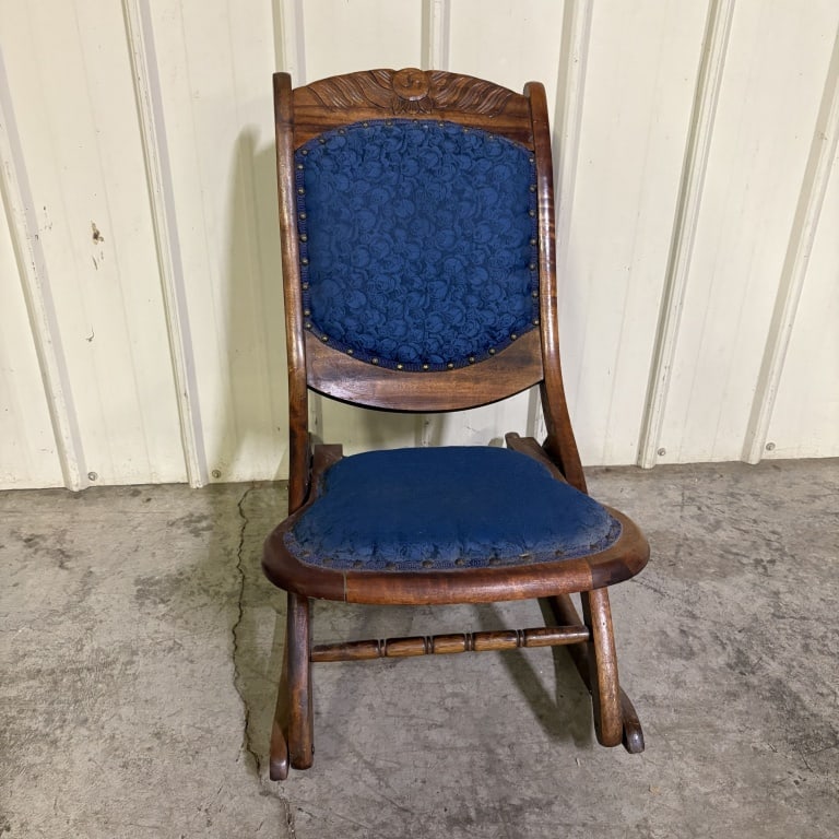Antique Victorian-era Folding Rocking Chair, likely manufactured in the late 19th or early 20th: Antique Victorian-era Folding Rocking Chair, likely manufactured in the late 19th or early 20th century - 16"X39"