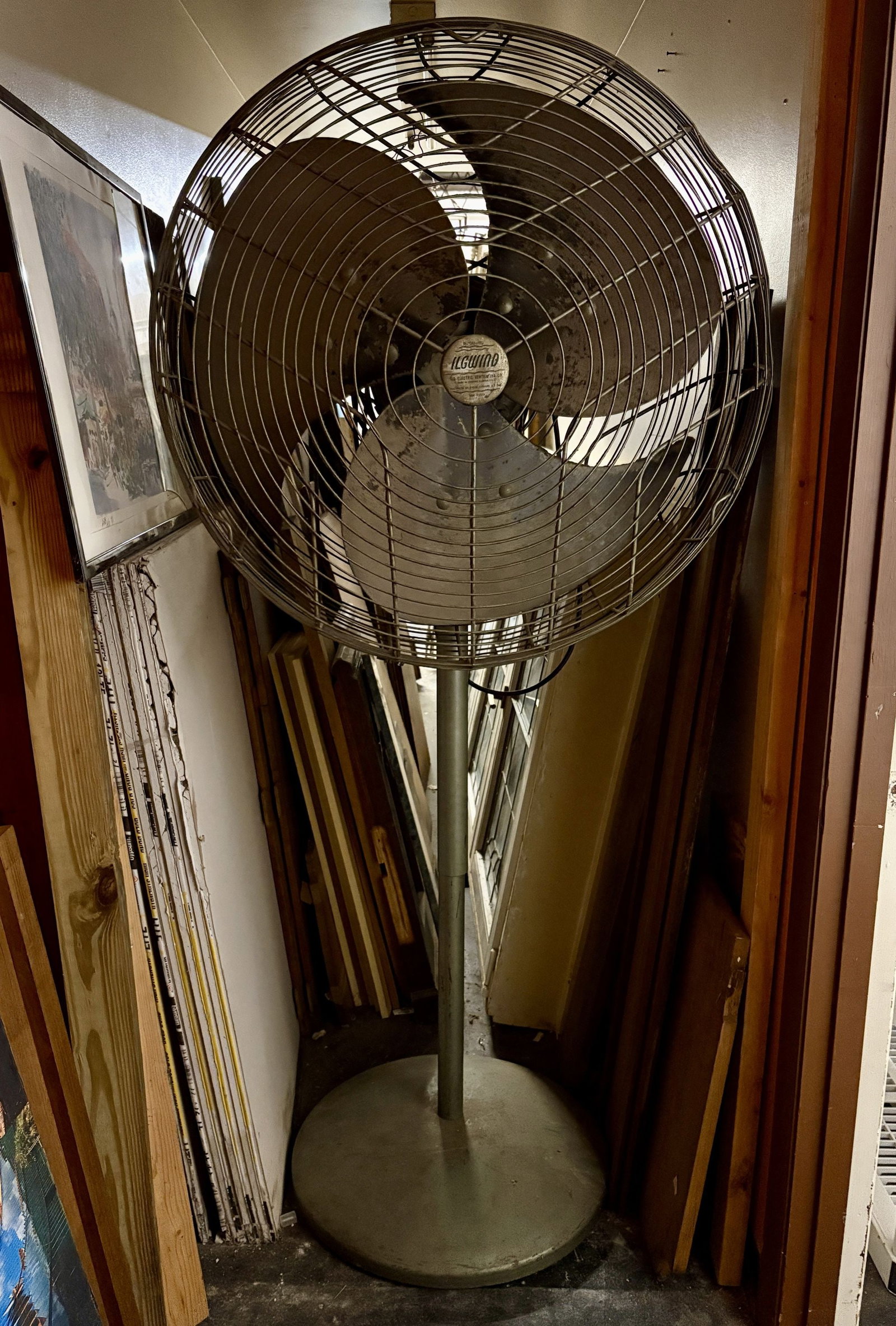 Ilgwind Model 332 Vintage Large Pedestal Fan - Industrial Grade Air Circulator 24"X33"X74" - NOT (1 of 7)