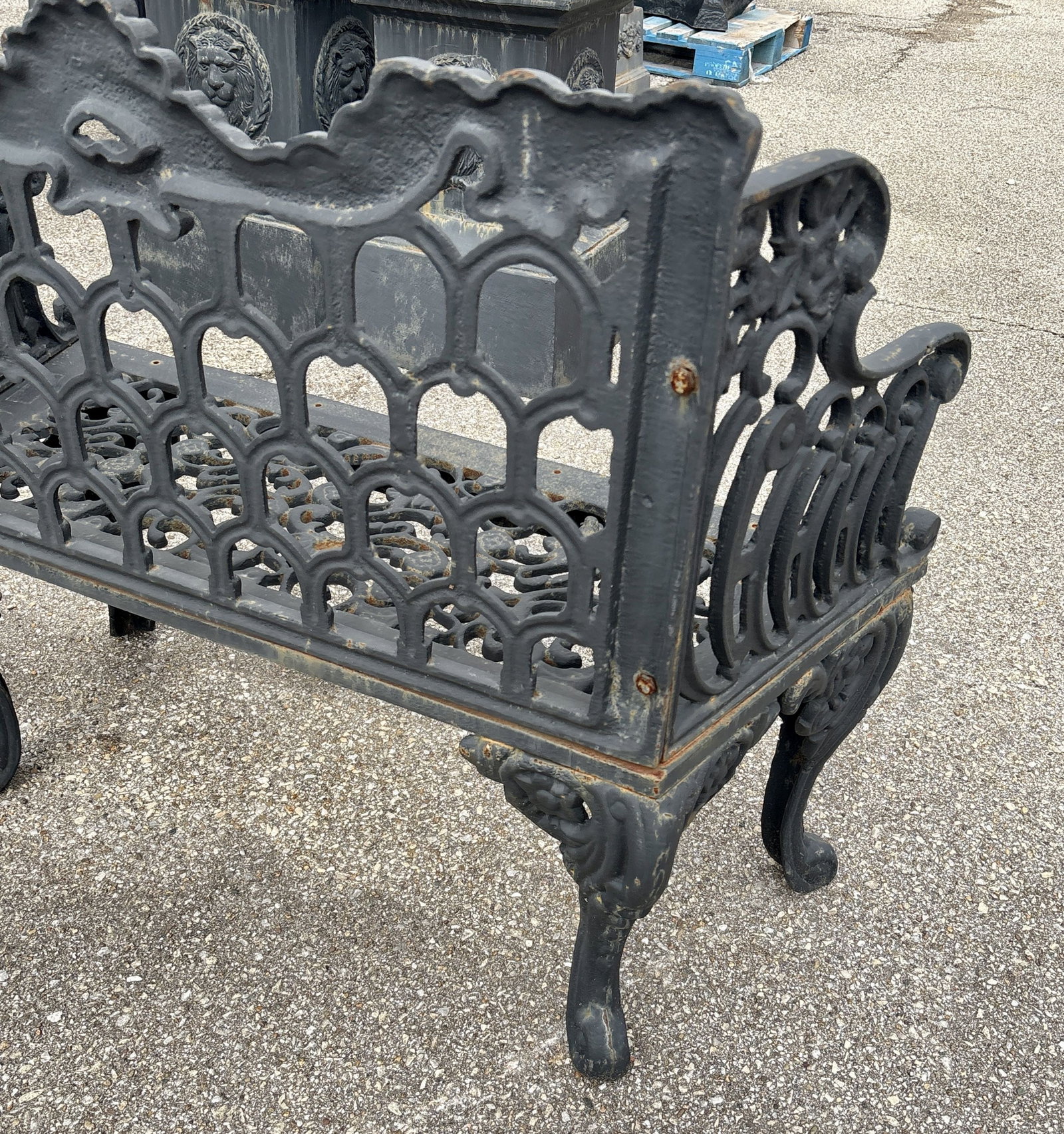 Cast Iron Victorian Style Heavy Black Settee - Garden Bench; Gothic - Horseshoe Patterns 17"X41"X34" - 7