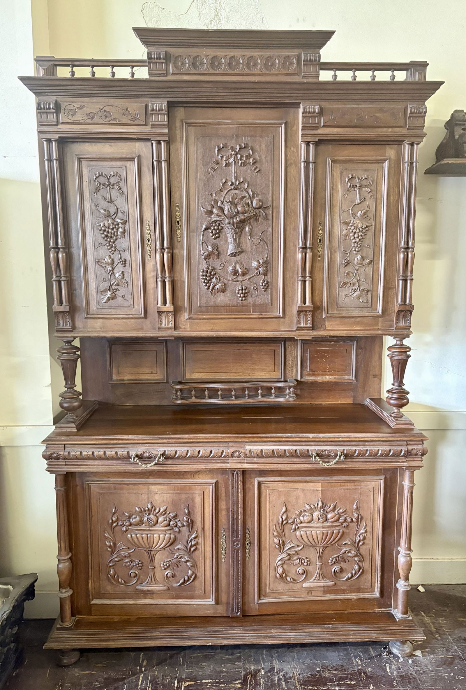 Antique French Walnut Two Tiered Buffet à Deux Corps, featuring Intricate Carvings in a Renaissance (1 of 8)