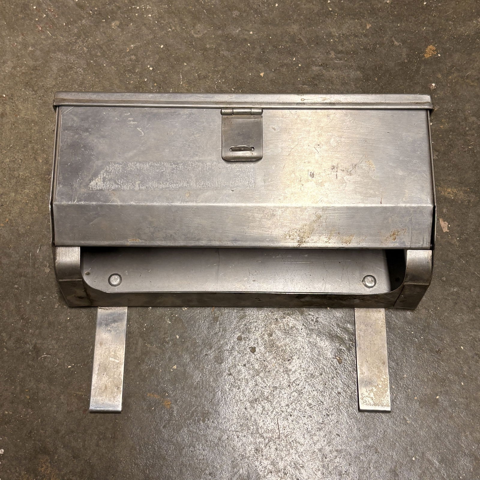 Vintage Stainless Steel Wall Mounted Paper Towel Dispenser 5"X11"X12" (1 of 5)