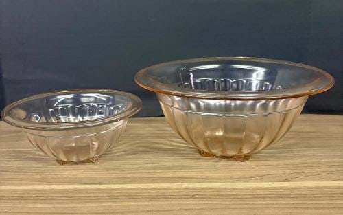 Pair Of Vintage Pink Glass Mixing Bowls With Footed Bases 9"X4.5" (1 of 4)