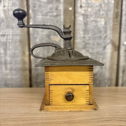 Vintage American Coffee Grinder - Hand Mill 7"X9"X10.5": Vintage American Coffee Grinder - Hand Mill 7"X9"X10.5"