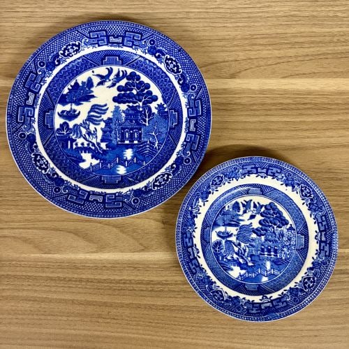 Pair Of Churchill Blue Willow Transfer-Printed Dinner Plates 7.5": Pair Of Churchill Blue Willow Transfer-Printed Dinner Plates 7.5"