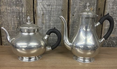 Pair of Vintage Silver-plated Tea and Hot Chocolate Pots with Ribbed Details by Les Étains du: Pair of Vintage Silver-plated Tea and Hot Chocolate Pots with Ribbed Details by Les Étains du Manoir - 8"x9" - NOT AVAILABLE FOR SHIPPING, PICK UP OR TRANSPORT ONLY