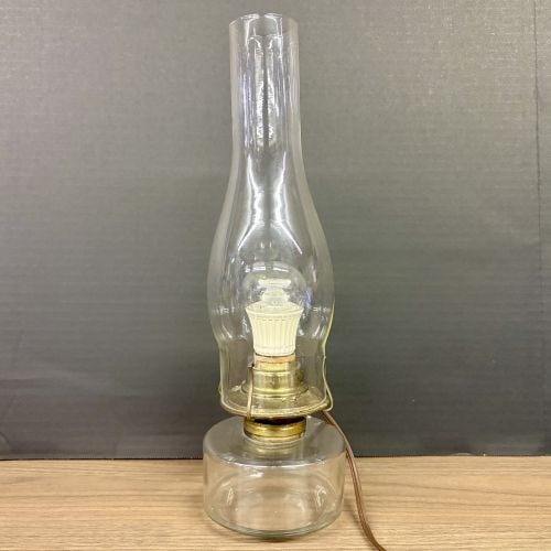 Antique-style Oil Lamp, Since Converted into an Electric Lamp - 4"x13.5": Antique-style Oil Lamp, Since Converted into an Electric Lamp - 4"x13.5"