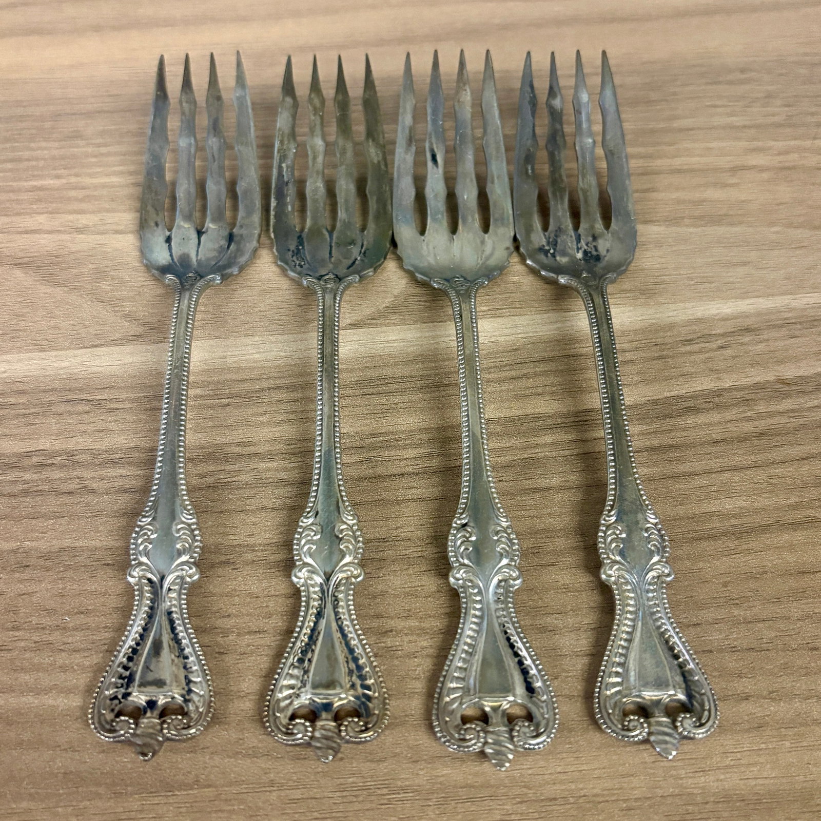 4 Sterling Silver "Old Colonial" Forks by Towle Silversmiths 156g - 6": 4 Sterling Silver "Old Colonial" Forks by Towle Silversmiths 156g - 6"