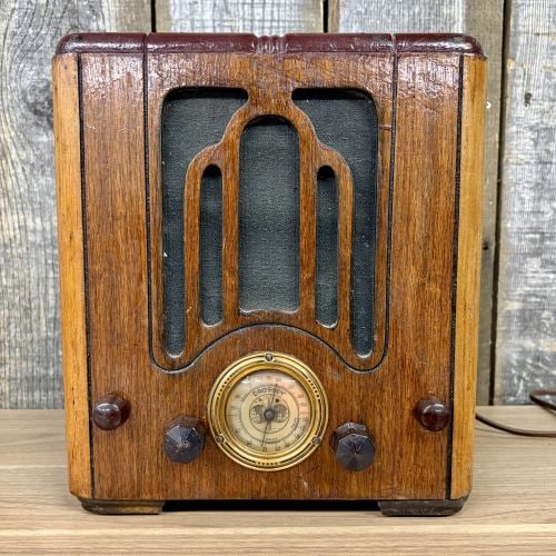 Crosley Model 515 Tombstone Tube Radio (1 of 7)