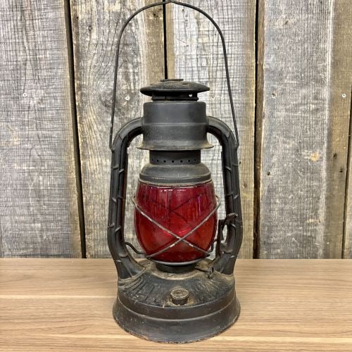 Dietz No. 2 D-Lite Tubular Kerosene Lantern with Red Glass Globe (1 of 8)
