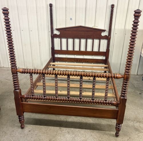 Davis Cabinet Company Collectors Cherry Full Size Four Poster Spool Bed (1 of 11)