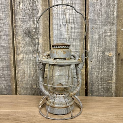 Dietz Vesta New York Central System Railroad Lantern (1 of 9)