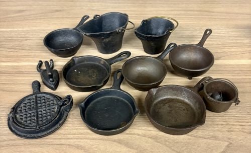 An Assortment of Vintage Miniature Cast Iron Household and Kitchen Items (1 of 5)