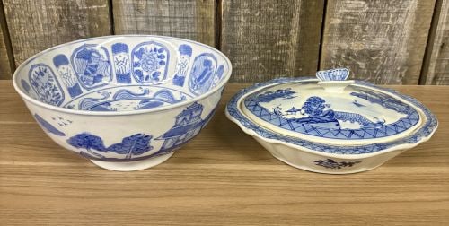 A Pair of Chinese Blue and White Porcelain Serving Pieces in the Canton Style (1 of 8)