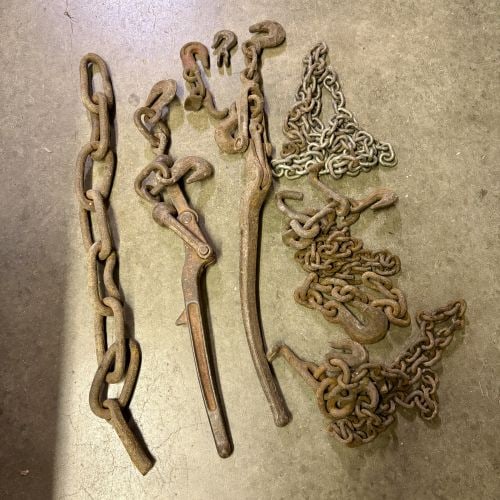 An Assortment of Dixie Industries Lever-Action Load Binders and Industrial Heavy-Duty Chains (1 of 5)