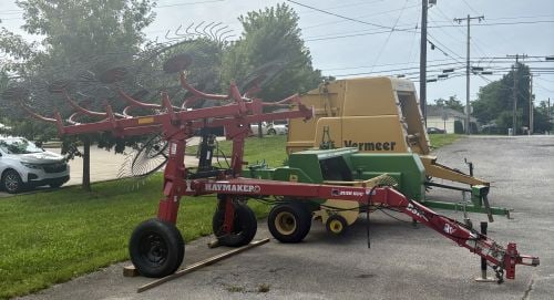 Bush Hog Haymaker BSR 11-Wheel Pull-Behind V-Rake (1 of 15)