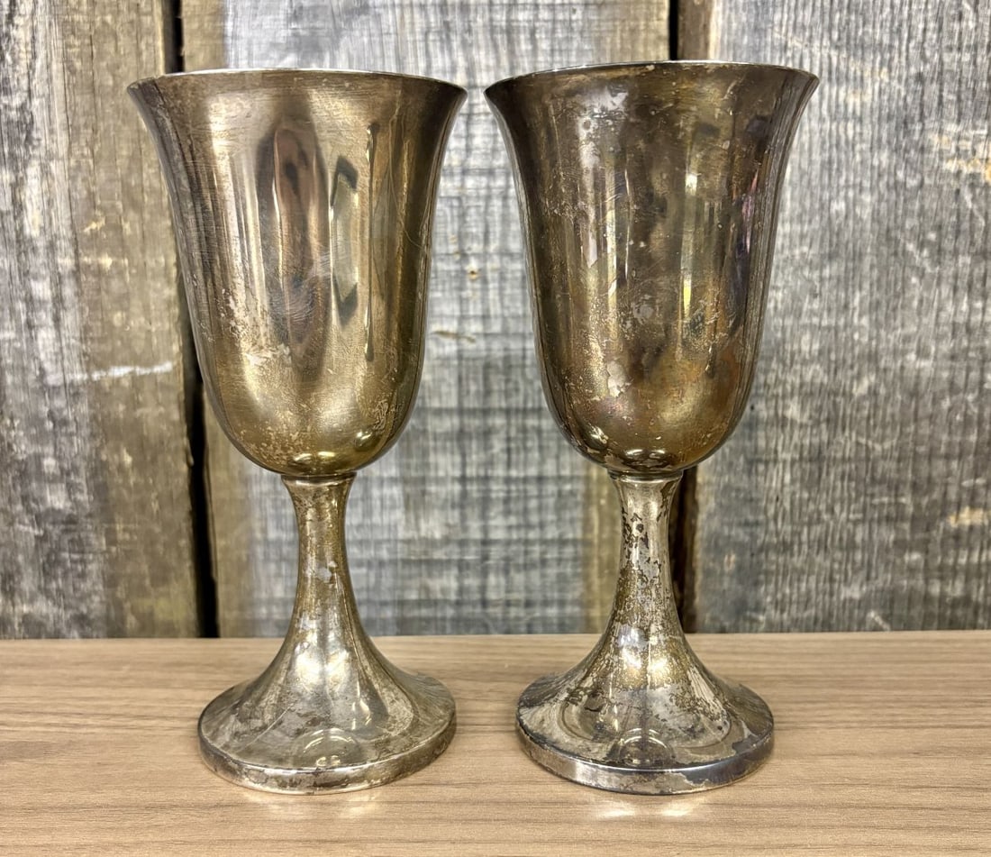 A Pair of Sterling Silver Wine Goblets (1 of 5)