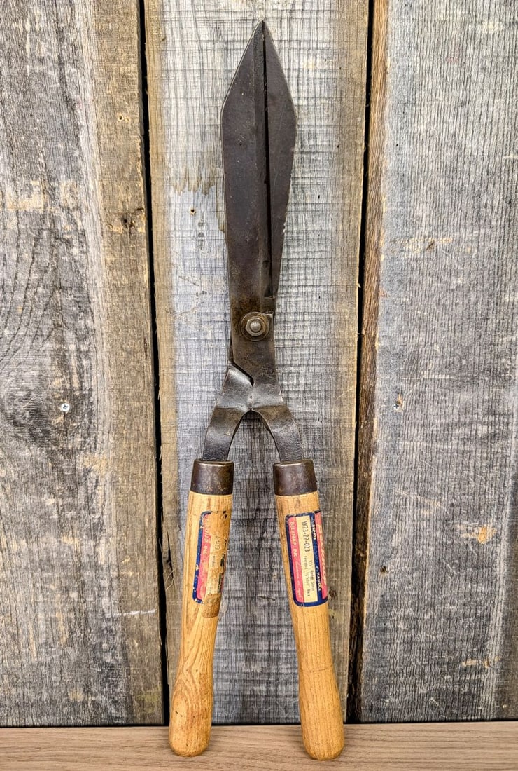 Belknap Inc Forged Steel 9.5 Inch Hedge Shears with Wooden Repair Handles (1 of 11)