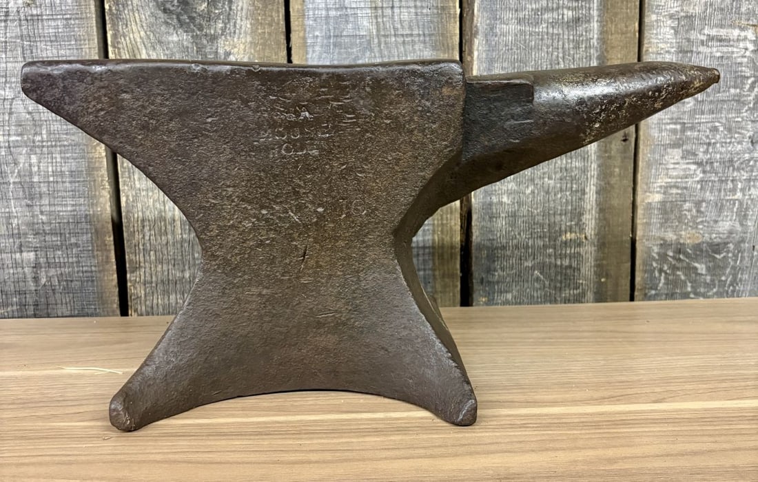 M and H Armitage Mouse Hole Forge Antique Wrought Iron Anvil (1 of 12)