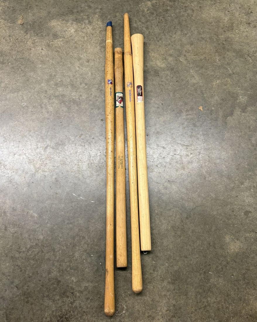 A Group of Four Vintage Belknap and Blue Grass Wooden Replacement Tool Handles (1 of 6)