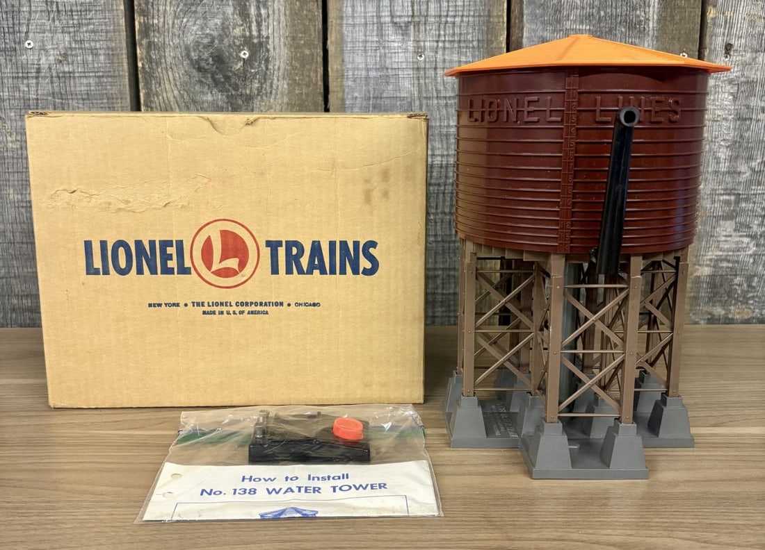 Lionel No. 138 Operating Water Tower with Original Box and Controller (1 of 7)