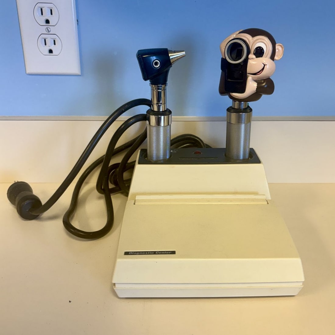 Welch Allyn Desktop Diagnostic Station with Otoscope and Pediatric Ophthalmoscope (1 of 4)